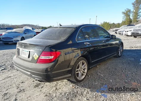 2013 Mercedes-Benz C 300 Luxury 4Matic/Sport 4Matic из США, поврежденный, VIN WDDGF8AB7DA839886